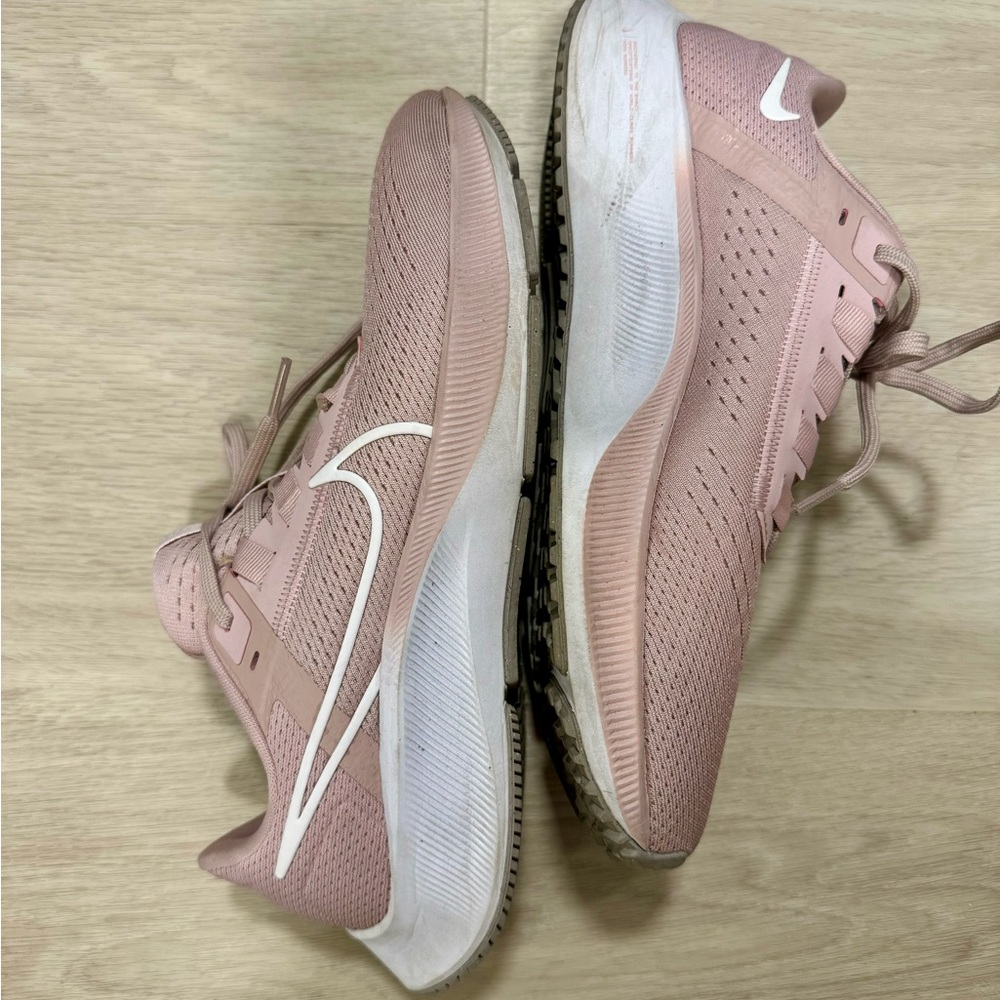 Nike women’s Air zoom pegasus8 pink white size 9